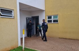 Mulher é detida pela Guarda Municipal após ser acusada de ameaçar a própria mãe em Cascavel