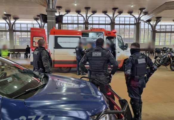 Mulher entra em surto psicótico e agride motorista de ônibus no Terminal Nordeste