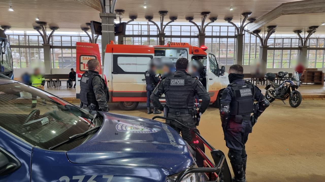 Mulher entra em surto psicótico e agride motorista de ônibus no Terminal Nordeste