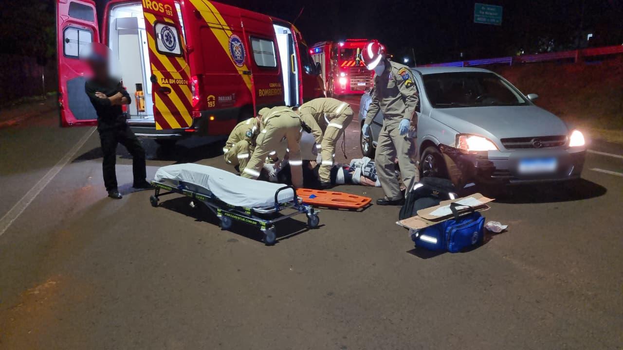 Motoboy fratura perna em colisão frontal com carro na marginal da PRc-467