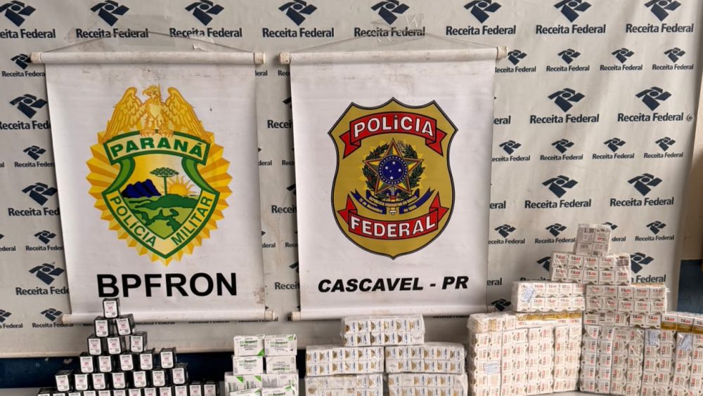 BPFRON e Polícia Federal apreendem mais de mil ampolas de medicamentos em ônibus na BR-277 Imagem referente a BPFRON e Polícia Federal apreendem mais de mil ampolas de medicamentos em ônibus na BR-277