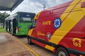 Passageiras de ônibus são socorridas pelo Siate na Avenida Tancredo Neves