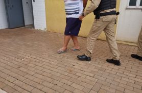 Homem é preso após causar confusão em bar no São Cristóvão Homem é preso após causar confusão em bar no São Cristóvão