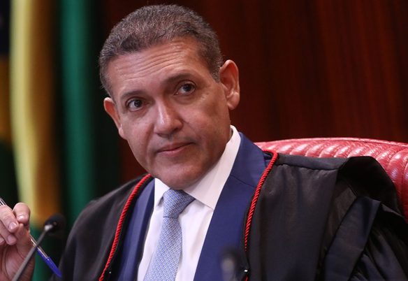 Urna eletrônica é patrimônio da democracia, diz presidente do TSE