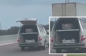 Após repercussão de vídeo, funerária se manifesta sobre carro com porta-malas aberto Após repercussão de vídeo, funerária se manifesta sobre carro com porta-malas aberto