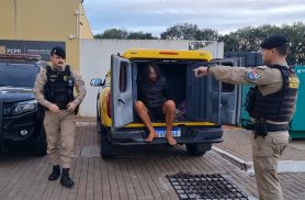 Ladrão de fios é preso pela Polícia Militar em Cascavel Ladrão de fios é preso pela Polícia Militar em Cascavel
