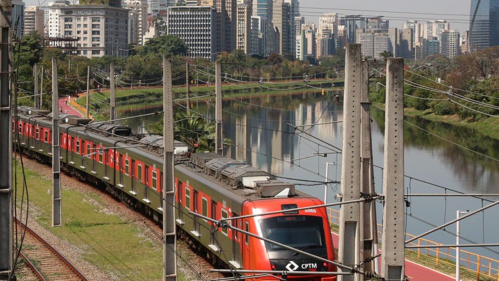 Greve de trens em SP causa congestionamento de mais de 2 mil km Imagem referente a Greve de trens em SP causa congestionamento de mais de 2 mil km