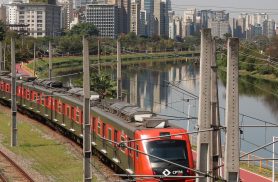Greve de trens em SP causa congestionamento de mais de 2 mil km 