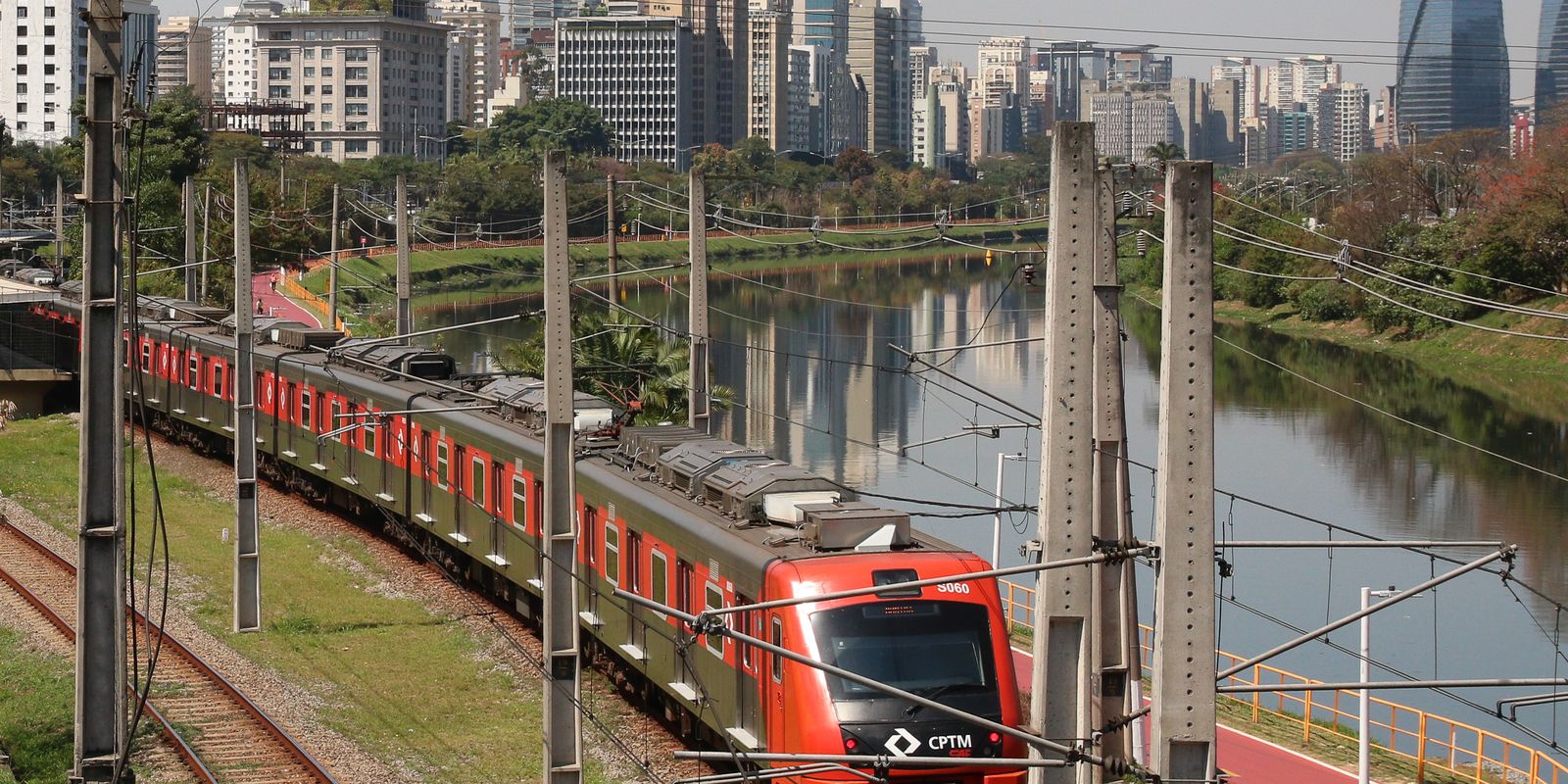 Greve de trens em SP causa congestionamento de mais de 2 mil km Imagem referente a Greve de trens em SP causa congestionamento de mais de 2 mil km