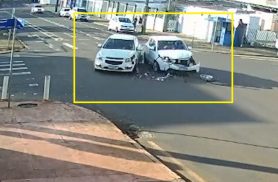 Veja por vários ângulos como ocorreu acidente entre Cruze e Argo em Cascavel Veja por vários ângulos como ocorreu acidente entre Cruze e Argo em Cascavel