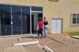 Mulher é presa com mandado de prisão ao dever R$ 5 mil em pensão alimentícia