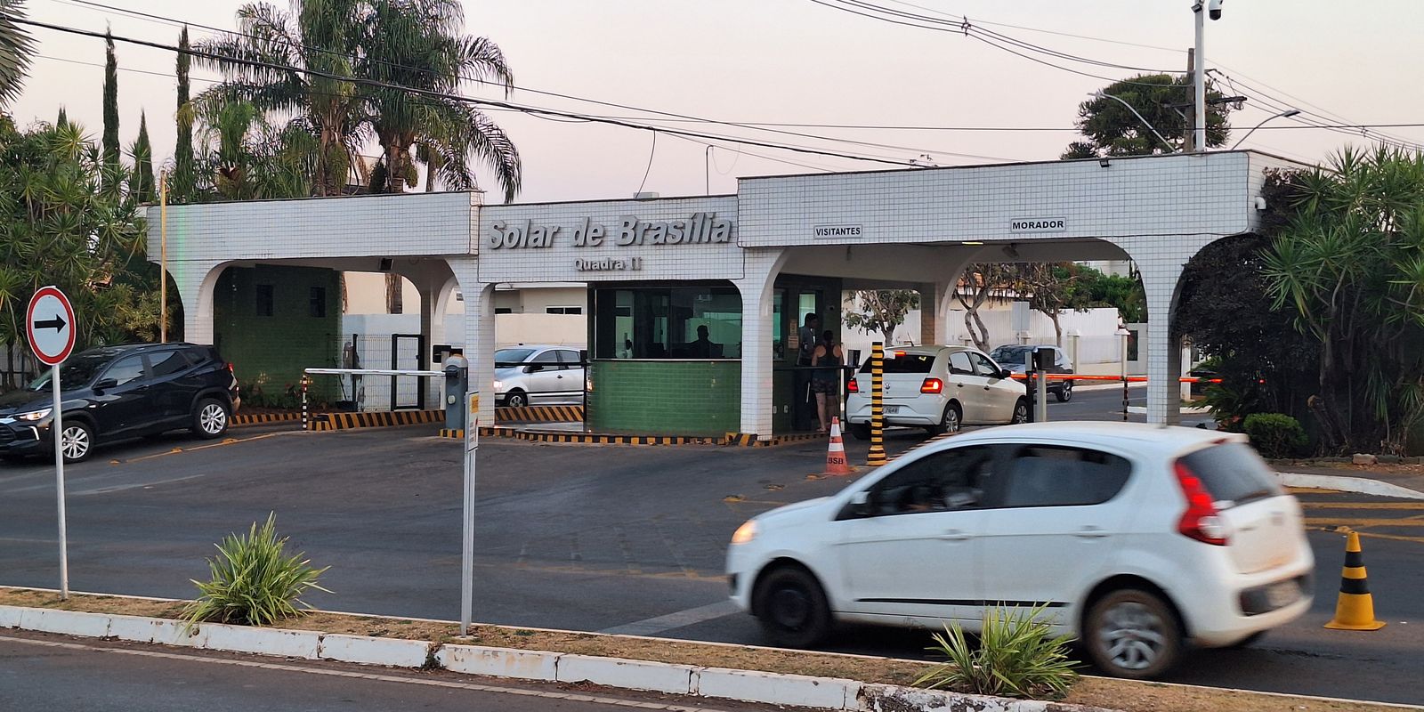 Moraes pede parecer da PGR sobre proibição de visitas a Bolsonaro Imagem referente a Moraes pede parecer da PGR sobre proibição de visitas a Bolsonaro