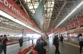 Trabalhadores da CPTM realizam assembleia sobre continuidade da greve