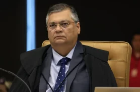 Flávio Dino autoriza novo inquérito da PF para investigar Lulinha