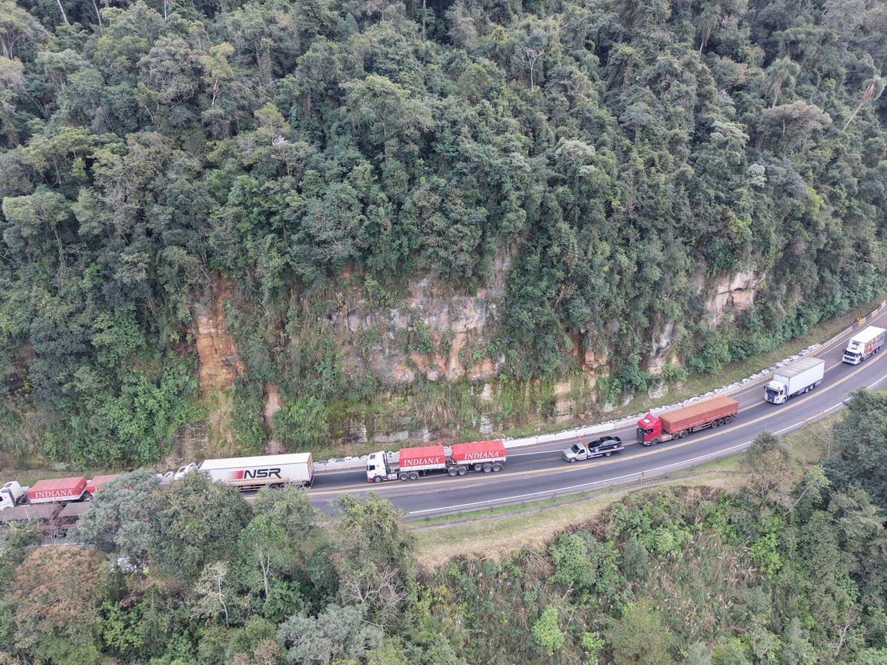 Imagem referente a Atenção: Obras na BR-277, na Serra da Esperança terão Pare e Siga na sexta e no sábado