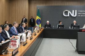 CNJ afasta ex-juíza da Lava Jato por dois anos
