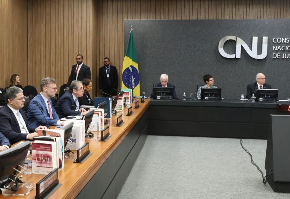 CNJ afasta ex-juíza da Lava Jato por dois anos