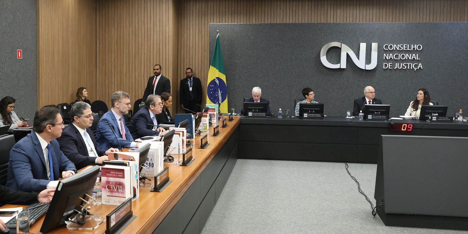 Imagem referente a CNJ afasta ex-juíza da Lava Jato por dois anos