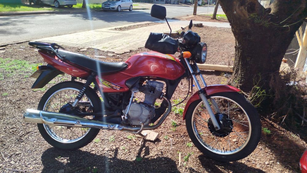 Motocicleta é furtada durante a madrugada no bairro Pacaembu, em Cascavel Imagem referente a Motocicleta é furtada durante a madrugada no bairro Pacaembu, em Cascavel
