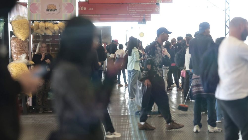 SP: ferroviários mantém greve por falta de garantia de empregos Imagem referente a SP: ferroviários mantém greve por falta de garantia de empregos