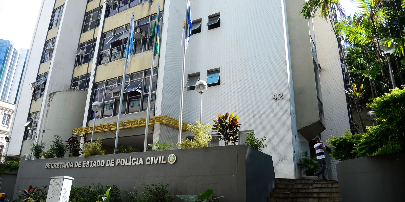 Imagem referente a Polícia do Rio faz operações para prender dezenas de integrantes do CV