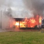Imagem relativa a Incêndio destrói casa na área rural de Toledo e família pede ajuda para reconstrução