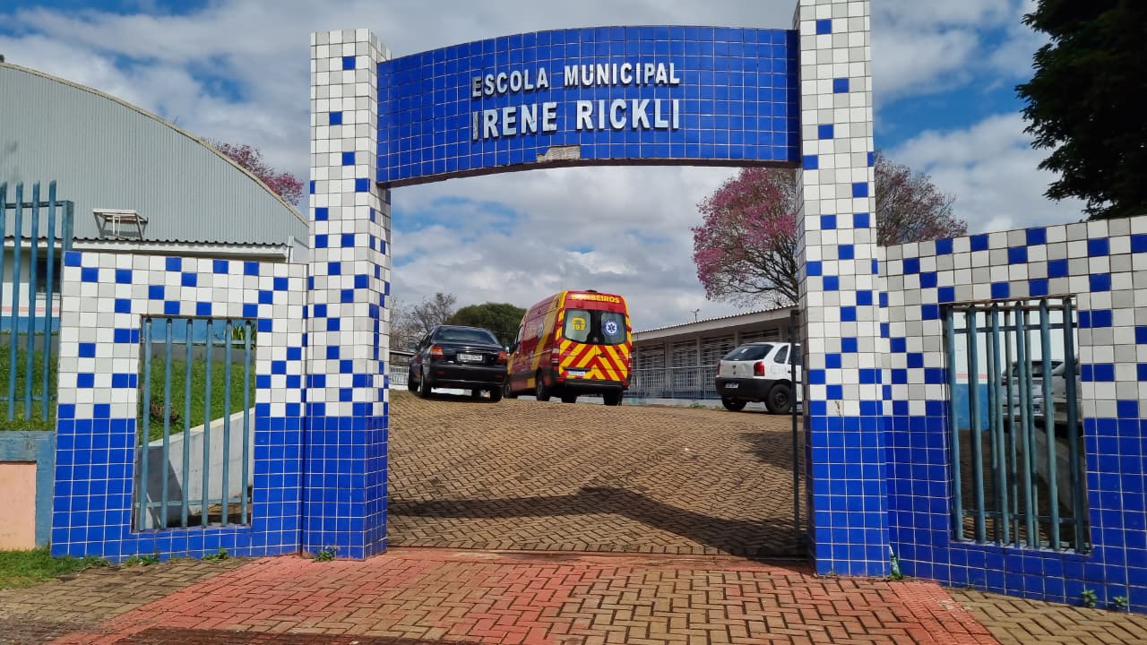 Menino de 8 anos é socorrido na Escola Municipal Irene Rickli