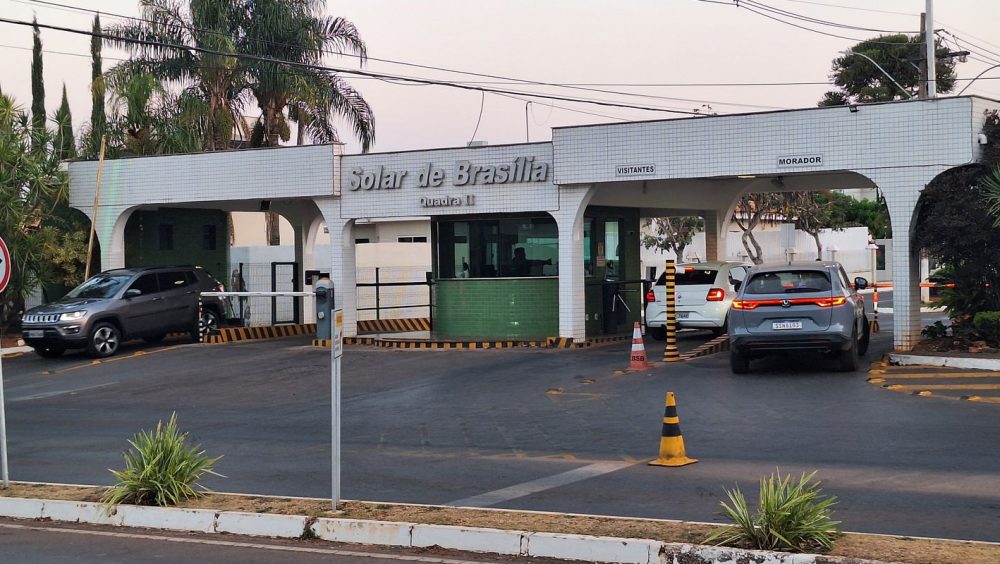 Bolsonaro pede ao STF para receber os filhos no Dia dos Pais Imagem referente a Bolsonaro pede ao STF para receber os filhos no Dia dos Pais