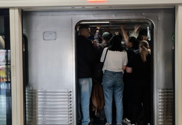 Usuários de trens mudam rotina por causa de greve da CPTM