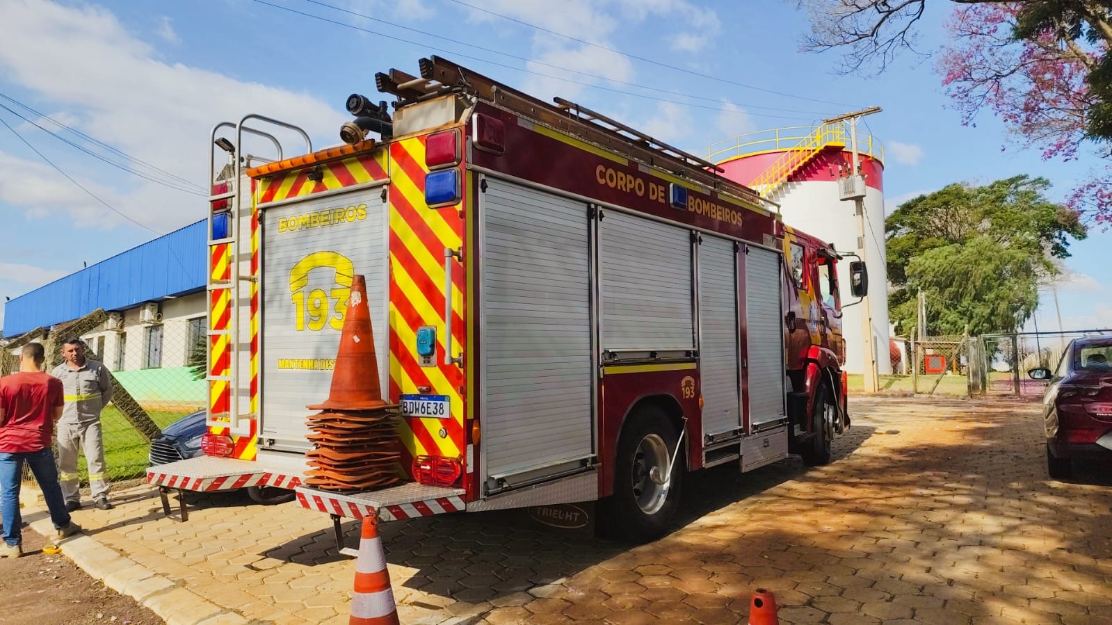Bombeiros são acionados após suspeita de vazamento de combustível em empresa na BR-369, em Cascavel