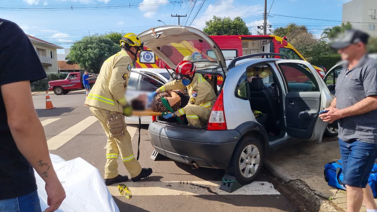 Condutoras ficam feridas após colisão entre Honda City e Citroën C3