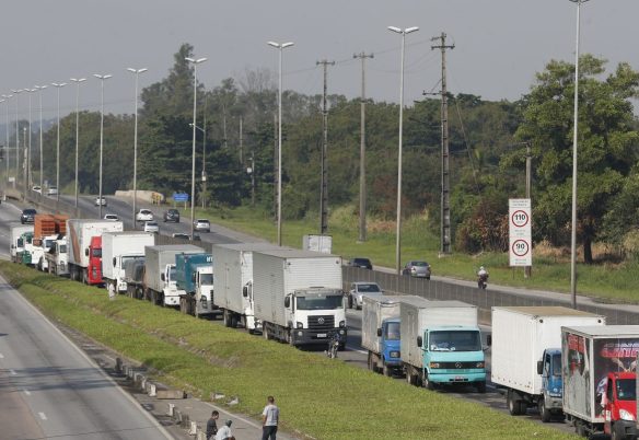 Lei garante frete mínimo no transporte de cargas; saiba o que muda