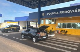 Casal é preso com 5 mil maços de cigarros que seriam entregues em mercado de Cianorte