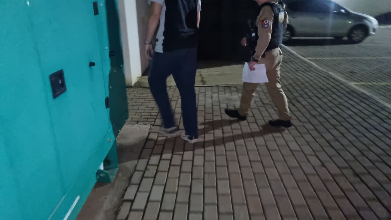 Homem é preso por falso testemunho no Fórum de Cascavel