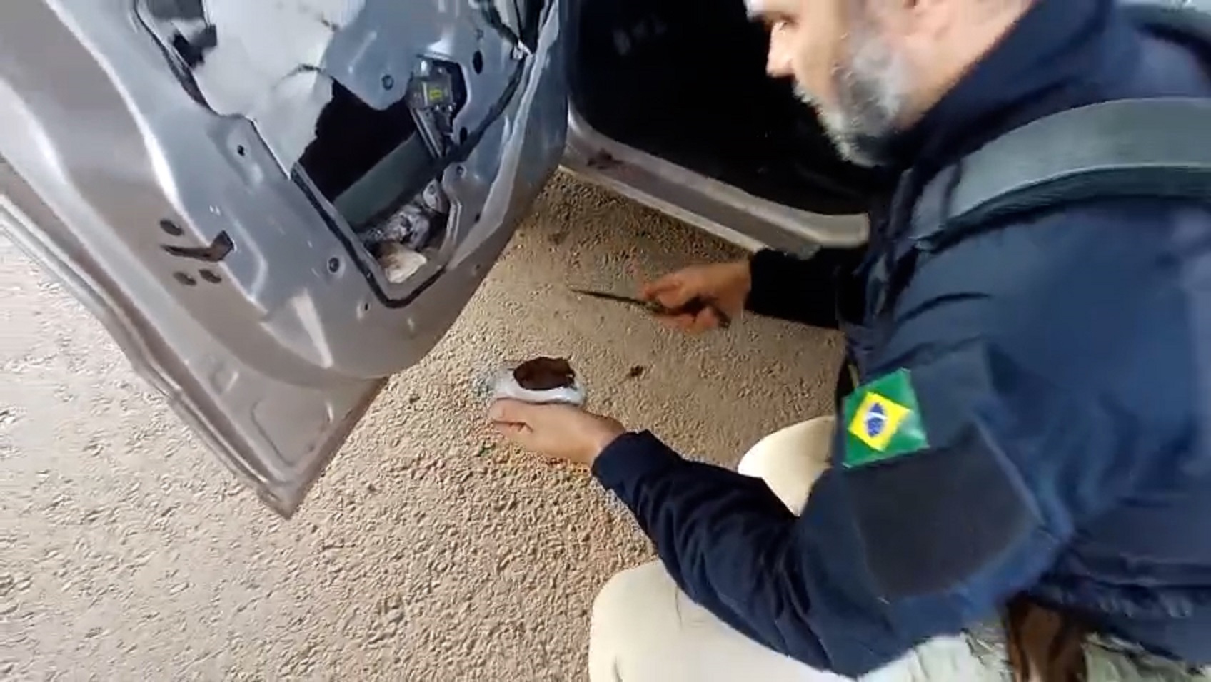 PRF apreende mais de 21 kg de haxixe marroquino escondidos em carro na BR-163 em Guaíra