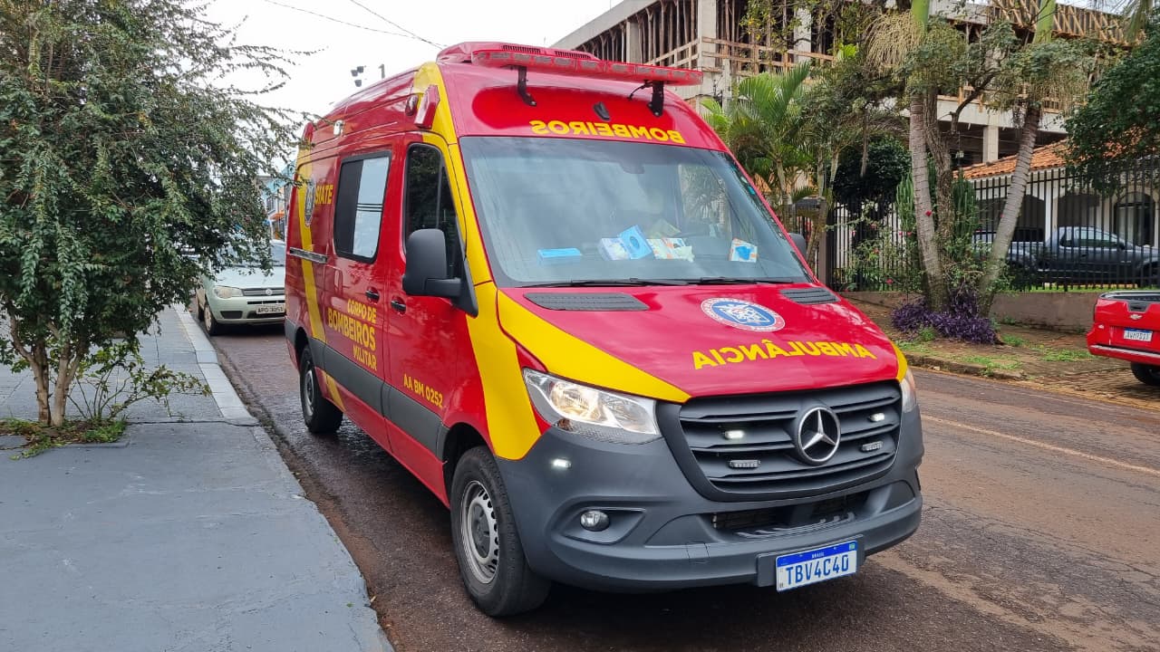 Homem é socorrido após ser atropelado no Parque São Paulo