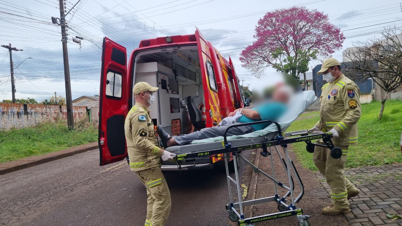 Idoso bate o rosto e sofre ferimento intenso após queda no Santa Cruz
