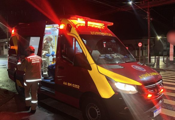 Motociclista sofre queda após passar por poça de óleo no Bairro Alto Alegre