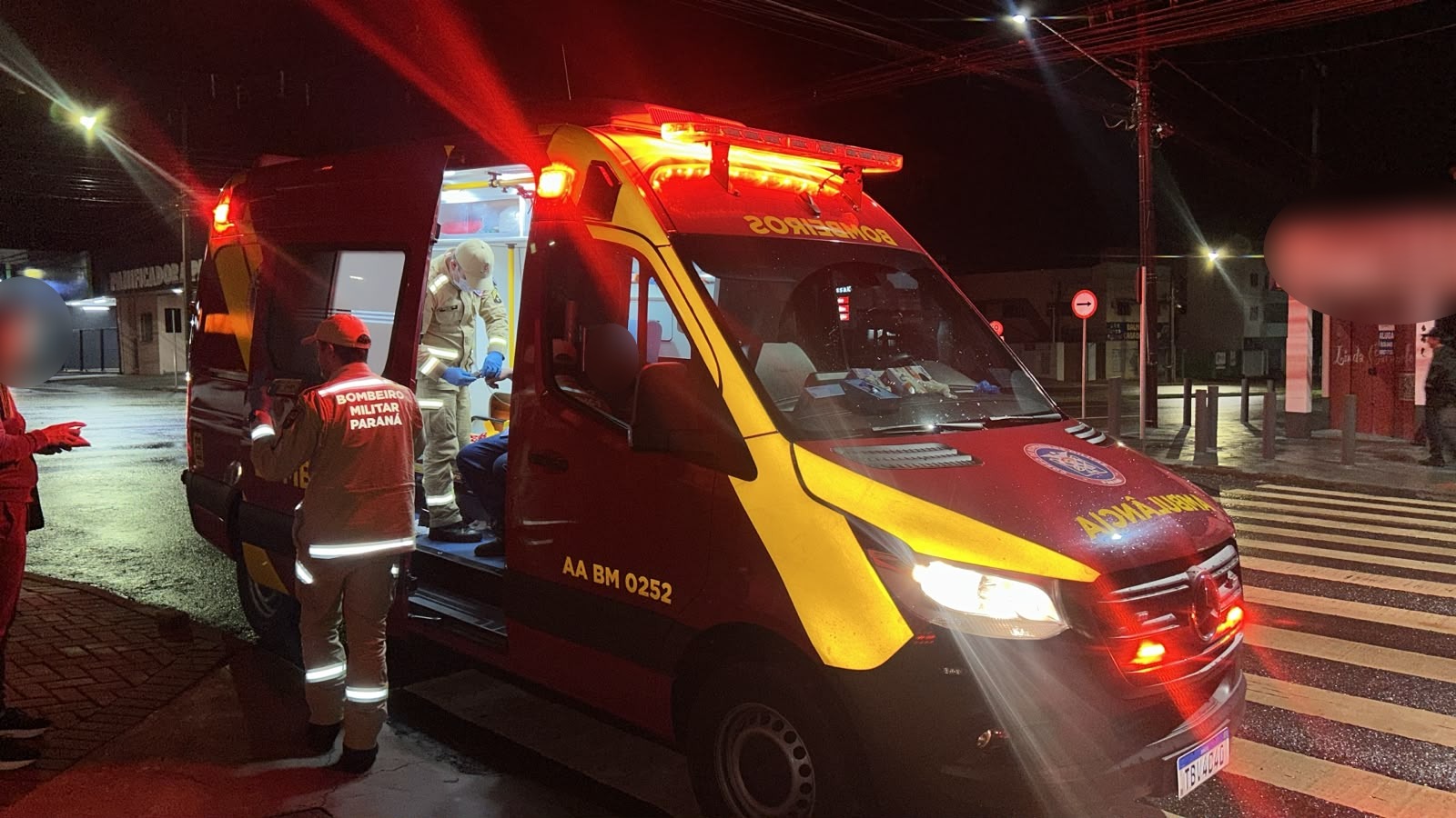 Motociclista sofre queda após passar por poça de óleo no Bairro Alto Alegre