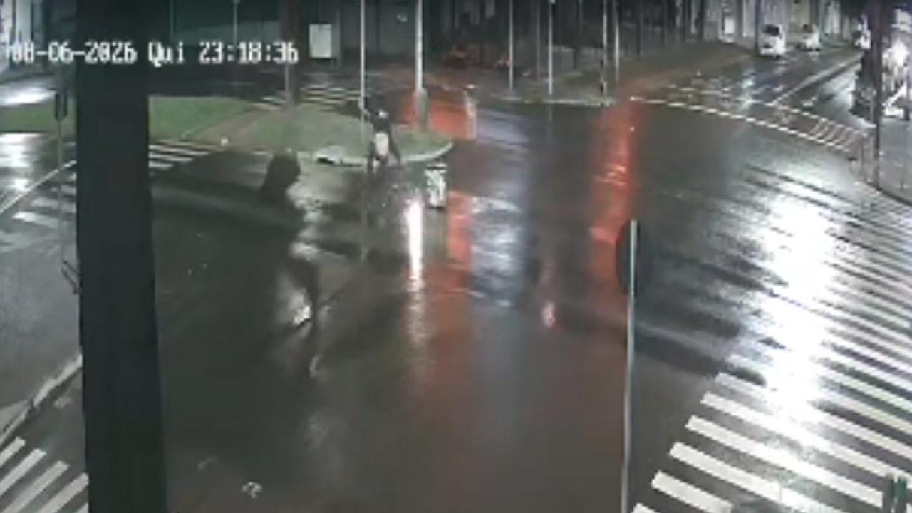 Por outro ângulo: Motociclista cai ao passar por mancha de óleo na Avenida Assunção