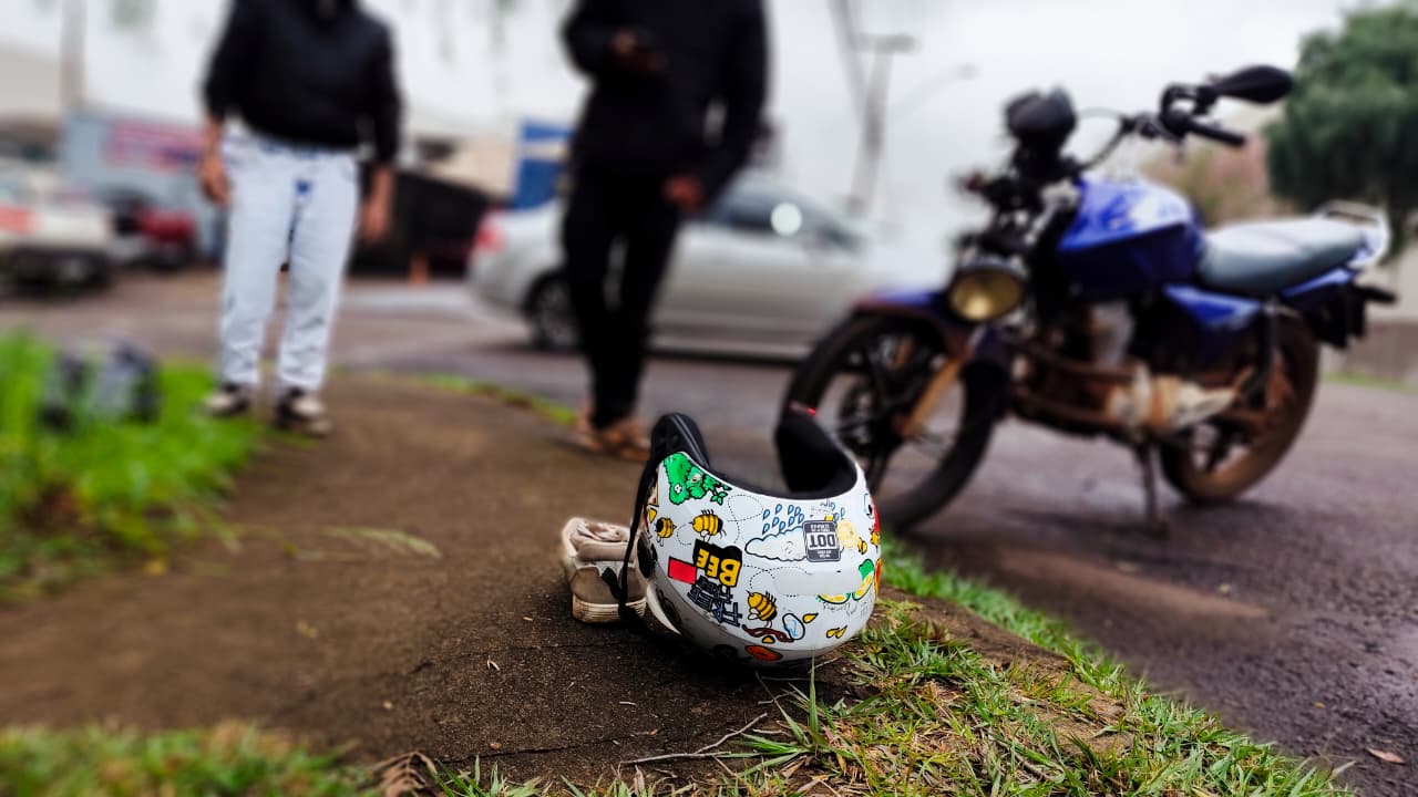 Colisão entre moto e Fiorino deixa vítimas no Pacaembu