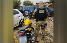 Polícia recupera moto furtada em Corbélia no estacionamento do Hospital Universitário
