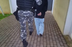 Jovem é preso com quase 600g de cocaína e usava Corsa para fazer delivery de drogas