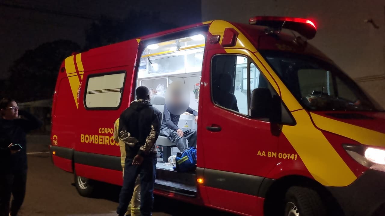 Colisão entre Uno e Biz deixa jovem ferido no Parque São Paulo
