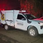 Imagem relativa a Mulher corre ferida após ser esfaqueada, mas morre após mais de 40 minutos de reanimação