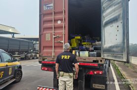 Maior do ano: PRF apreende QUASE 7 toneladas de maconha em caminhão na BR-163