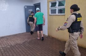 Homem é preso após denúncia de violência doméstica no Aclimação