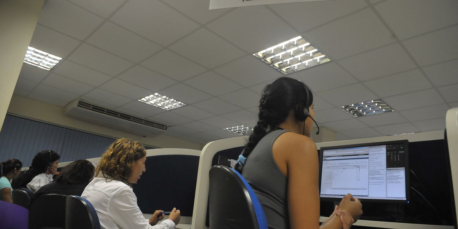 Imagem referente a Polícia registrou 783 mil atendimentos especializados à mulher em 2025