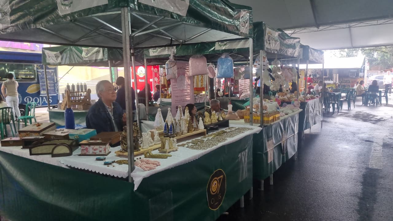 Feira do Teatro reúne cultura, gastronomia e artesanato nas manhãs de domingo em Cascavel