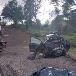 Imagem relativa a Colisão entre dois carros deixa quatro mortos e dois feridos na PRC-280